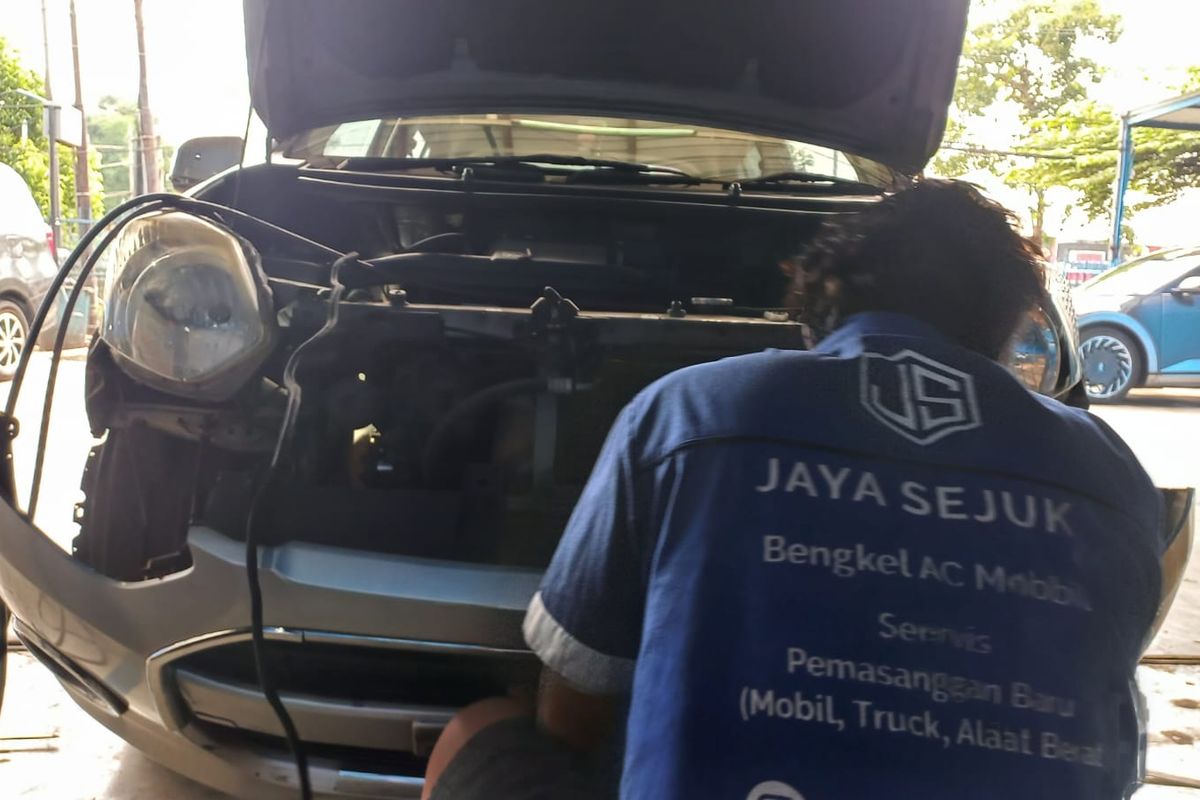 bengkel spesialis, AC mobil, evaporator, kondensor, AC Mobil, perawatan AC, AC Mobil Perlu Perawatan Rutin, Cek Biayanya