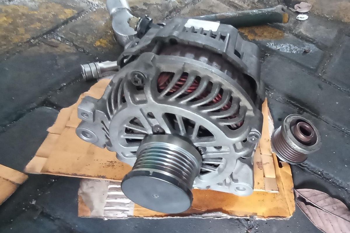 mobil, bearing, alternator, belt, Cara Deteksi Dini Kerusakan Alternator Mobil Sebelum Biaya Membengkak