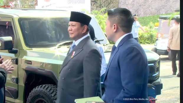 Array,Prabowo Luncurkan Mobil Taktis Listrik Buatan Pindad, Namanya 'Pandu'