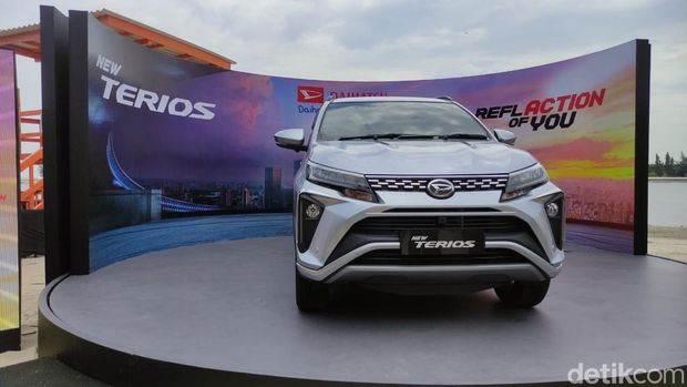 Array,Kembar Beda Harga, Toyota Rush vs Daihatsu Terios