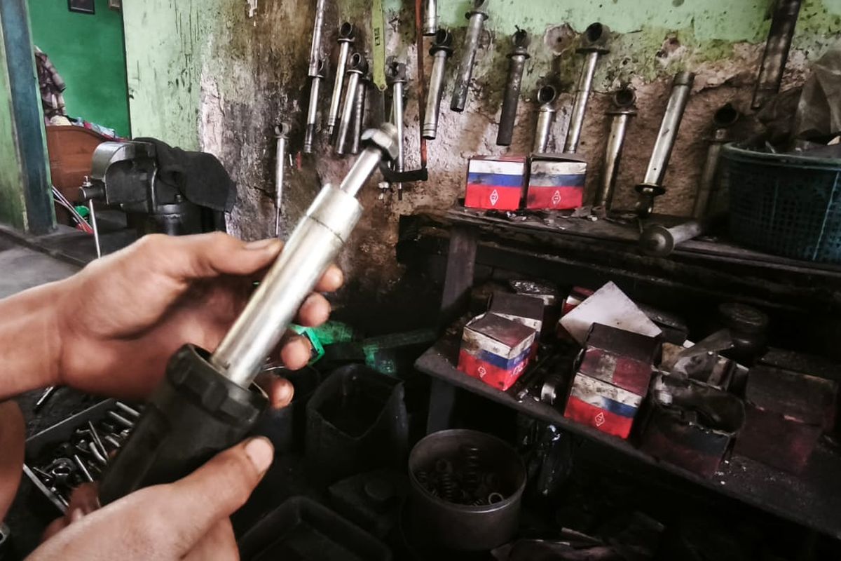 bengkel spesialis kaki-kaki sepeda motor, Bengkel spesialis kaki-kaki sepeda motor, Spesialis kaki-kaki motor, bengkel shockbreaker, Tantangan Bengkel Spesialis Kaki-kaki Sepeda Motor