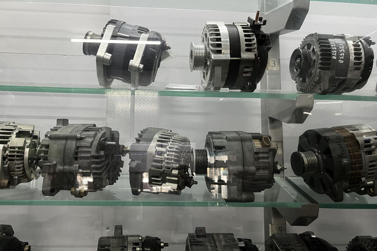 Fungsi alternator, lampu indikator aki, Alternator mobil, ciri-ciri kerusakan, Kenali Ciri-Ciri Alternator Mobil Mulai Bermasalah