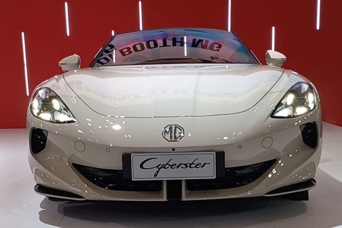 mobil listrik, MG Cyberster, desain futuristis, performansi tinggi, Mengungkap MG Cyberster: Roadster Listrik Pertama di Indonesia