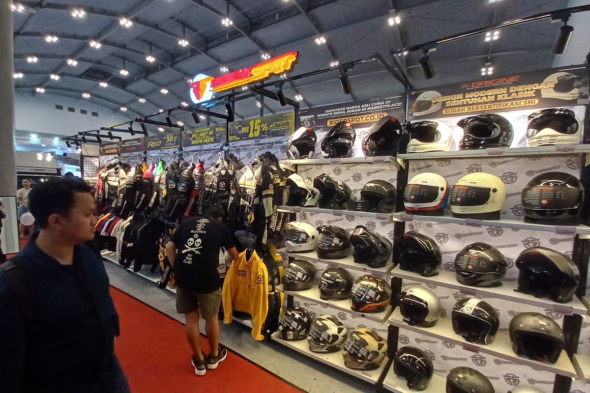 diskon, IMOS, Indonesia Motorcycle Show, helm premium, Apparel berkendara, IMOS 2025, Ragam Diskon Helm dan Apparel Berkendara di IMOS 2025