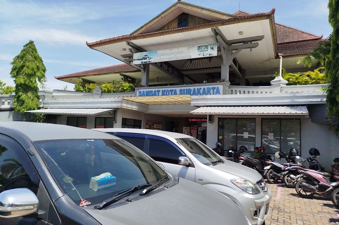 Bapenda Jawa Tengah, pemutihan pajak kendaraan, pemutihan pajak Jateng, penghapusan denda pajak, Penghapusan Pajak Kendaraan, Bapenda Jateng Cuan Rp 25 Miliar Dalam Dua Hari, Berkat Samsat Digeruduk Pemilik Mobil dan Motor