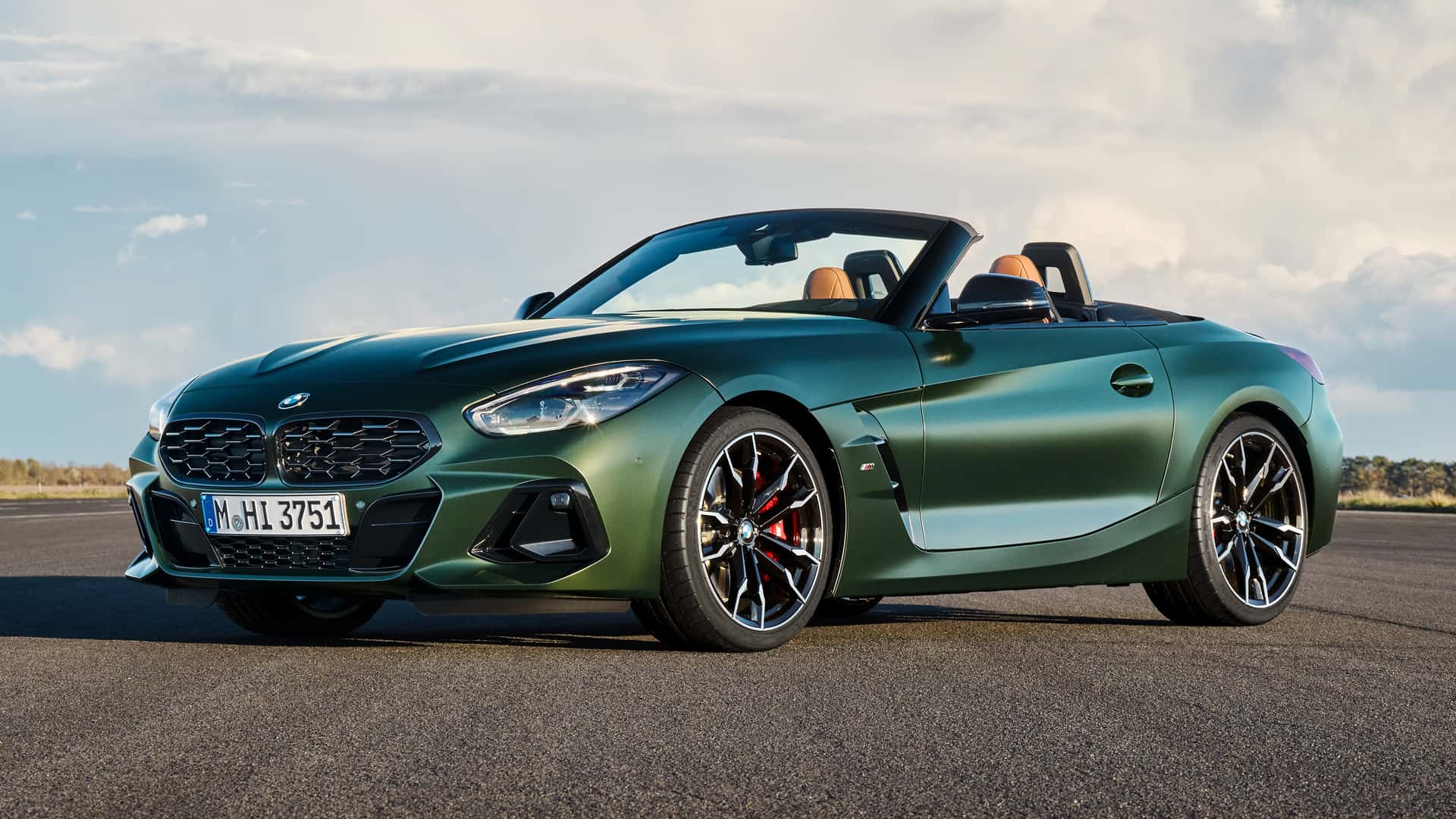 2025 BMW Z4 M40i with six-speed manual 6