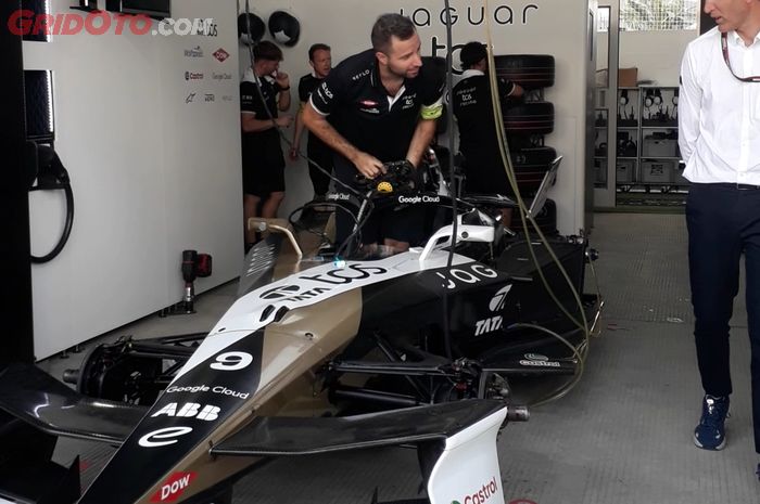 mobil formula e jaguar, Mobil balap listrik, Jaguar TCS Racing, Jakarta E-Prix 2025, Jaguar I-TYPE 7, Lebih Kencang dari F1 dan Tanpa Rem Belakang, Intip Spek Jaguar I-TYPE 7 di Jakarta E-Prix 2025