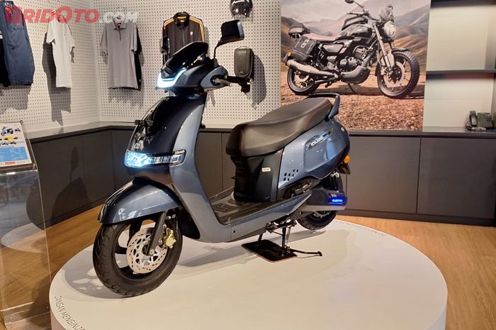 motor listrik, iQube S, TVS iQube S 2025, Harga Lebih Murah, Sejauh Ini Jarak Tempuh Motor Listrik TVS iQube S 2025
