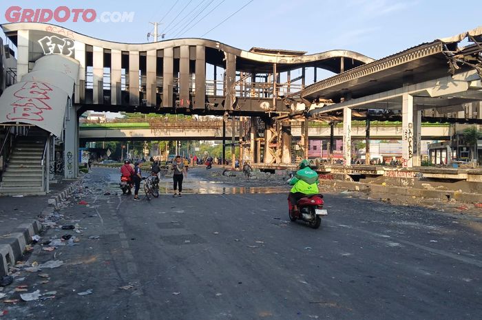 halte transjakarta, Demo DPR, Demo 29 Agustus 2025, Halte TransJakarta Dibakar, Halte Dibakar Demo, Kerugian Rp 41,6 miliar, Ini 22 Halte TransJakarta yang Rusak dan Hangus Imbas Kerusuhan Demo