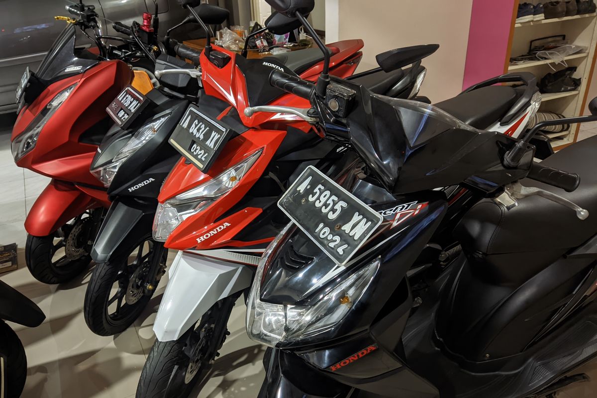 sepeda motor, motor matik, motor, Motor matik bekas, Cek Kondisi CVT Motor Matik Bekas: Tutup Knalpot Pakai Sandal