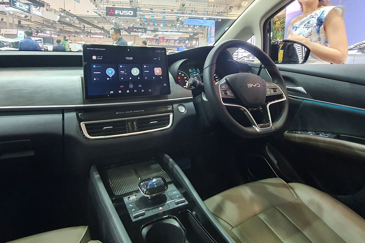 Oli Kompresor, Mobil Listrik, mobil listrik, oli kompresor, Oli kompresor, mobil konvensional, refrigeran R134a, Mobil Konvensional, Oli Kompresor AC: Mobil Listrik vs Mobil Konvensional