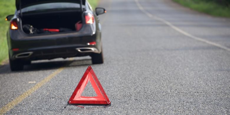 jalan tol, segitiga pengaman, Bahu jalan tol, ruas tol, Tak Banyak yang Paham, Ini Aturan Pasang Segitiga Pengaman Saat Mobil Mogok
