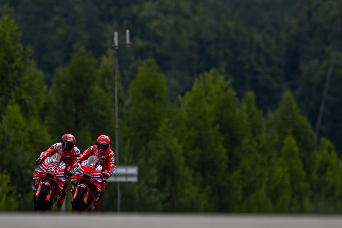 Francesco Bagnaia, sesi kualifikasi, MotoGP, Sirkuit Brno, Pole position, Marc Marquez, Fabio Quartararo, MotoGP Ceko 2025, pole position, motogp 2025, Hasil Kualifikasi MotoGP Ceko 2025, Bagnaia Pole Position