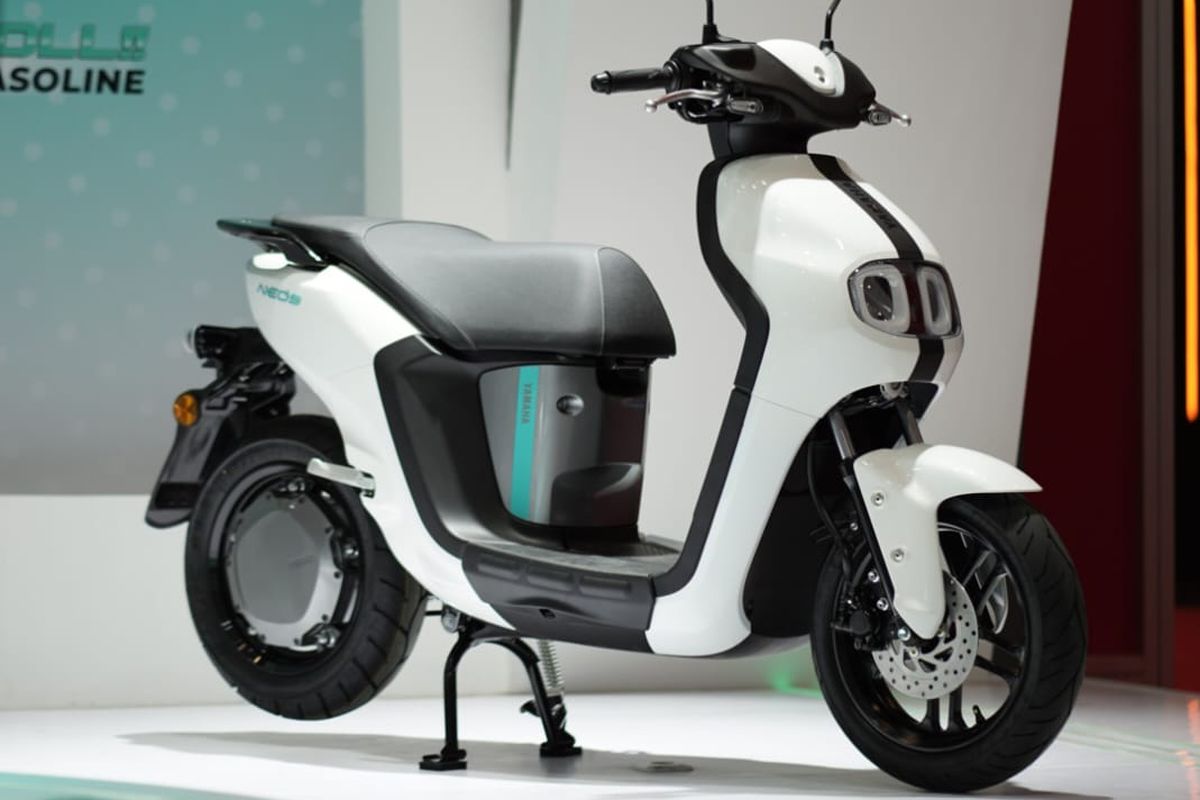 Yamaha Neos, motor listrik, uji coba Grab, Kosmik komunitas, Motor Listrik Yamaha Neos Terparkir di Grab Cakung, Ada Apa ?