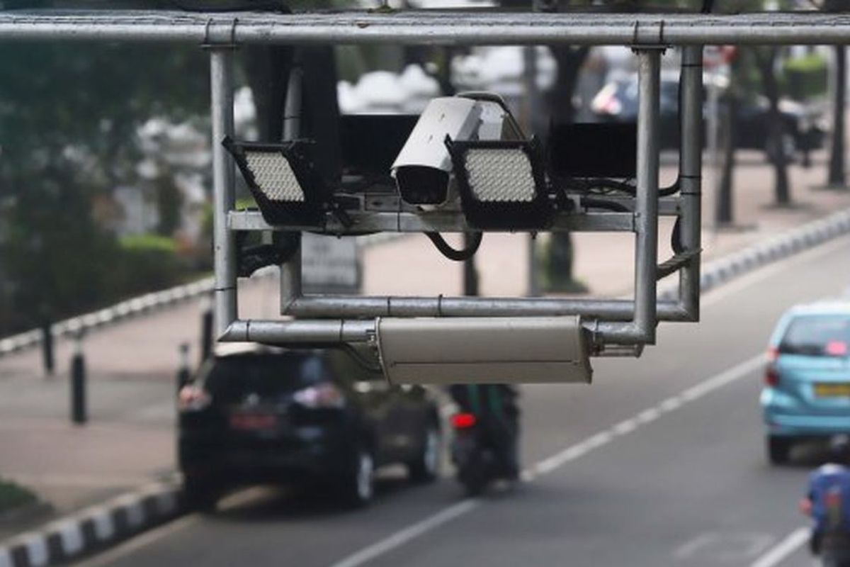 ETLE, truk, Truk ODOL, kamera tilang, Over Dimensi dan Overloading, sosialisasi zero odol, Kamera ETLE Mulai Pantau Pelanggaran ODOL, Penegakan Hukum Bertahap