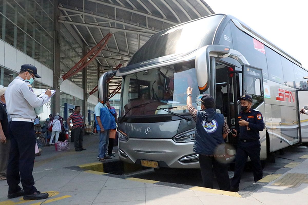 Tiket bus AKAP, mudik Lebaran 2025, tips membeli tiket, kapasitas barang bawaan, 5 Tips Penting Beli Tiket Bus AKAP Mudik Lebaran 2025