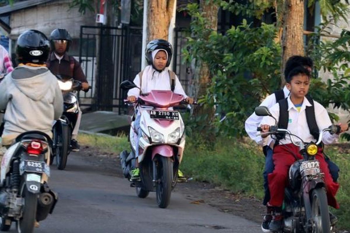 Dedi Mulyadi, kecelakaan, anak sekolah naik motor, Anak Sekolah yang Punya SIM Belum Tentu Aman di Jalan