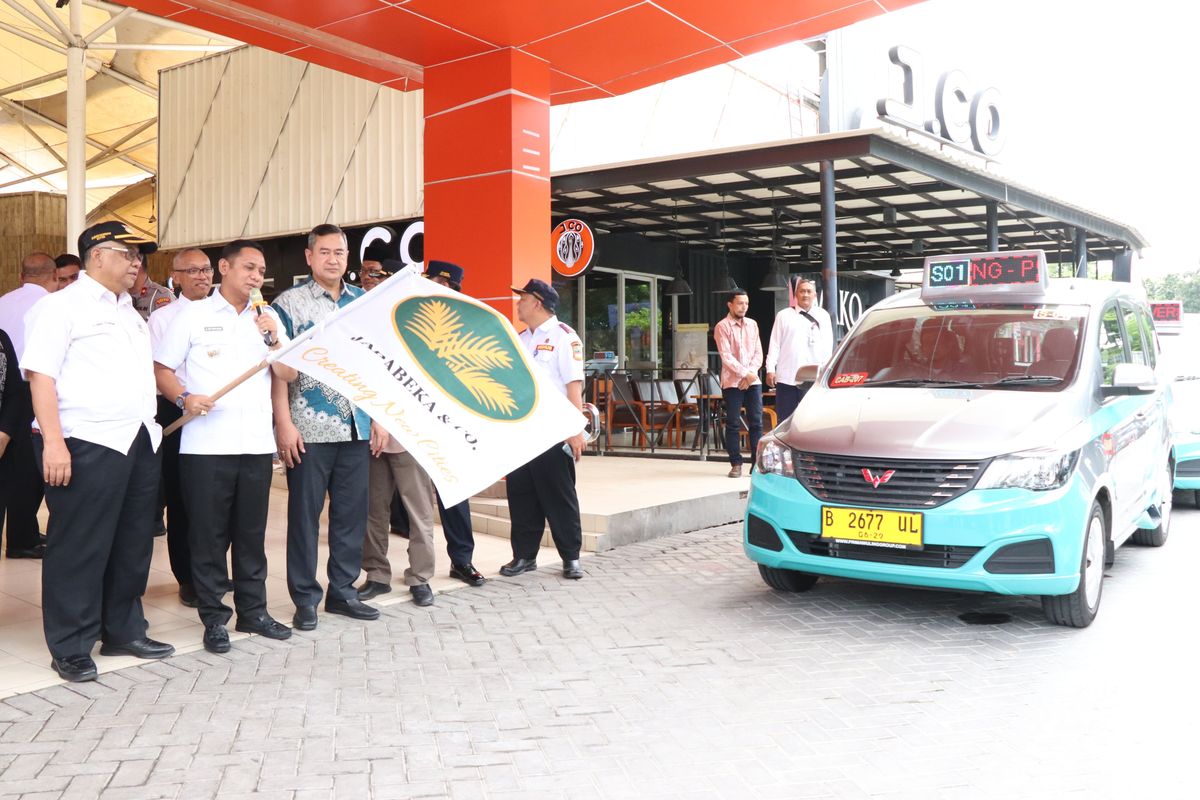 angkot AC, transportasi umum, Angkot AC, Wuling, Transportasi umum, kendaraan umum, Angkot AC Sudah Beroperasi di Bekasi, Tarif Rp 5.000