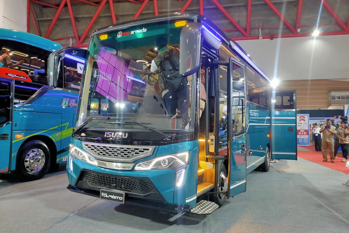 Karoseri New Armada, Grand Touristo, Bustruck South Asia, INAPA 2025, Peluncuran Bus Grand Touristo oleh New Armada di INAPA 2025