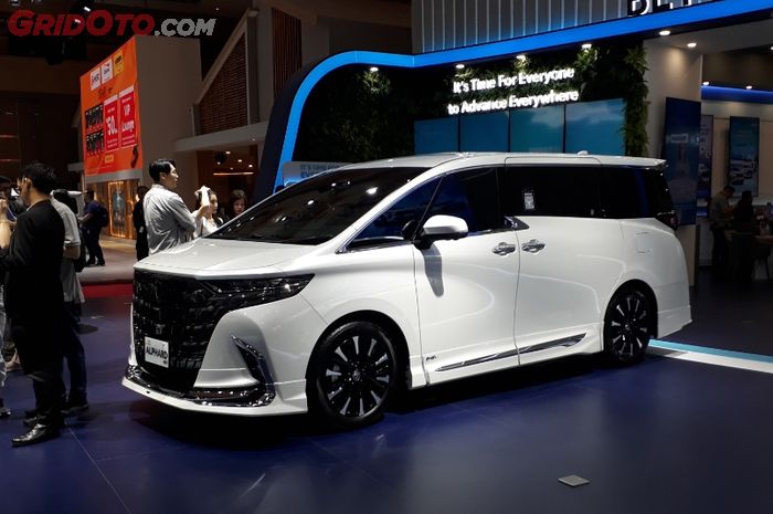 gaikindo, toyota alphard, vellfire, wholesales, Denza D9, Penjualan Toyota Alphard vs Denza D9 Mei 2025, Menang Siapa Ya?