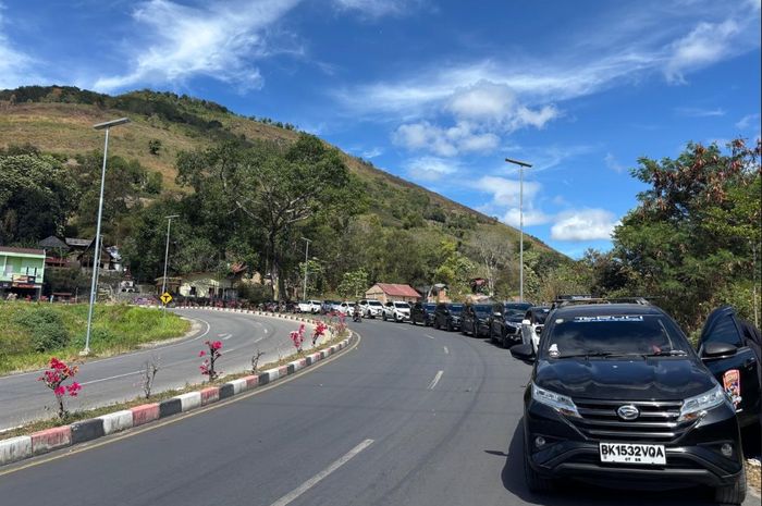 teruci, Komunitas Terios Rush Club Indonesia (Teruci), innova zenix, Komunitas Teruci, Rayakan HUT ke-18 Komunitas TeRuCi Cicipi Teknologi Hybrid di Danau Toba