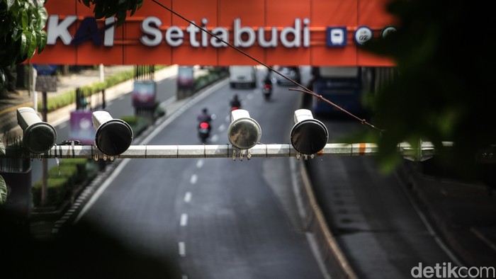 Array,Pelanggar Lalu Lintas Bakal Dipelototi 5.000 Kamera ETLE!