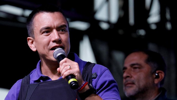 Array,Mobil Presiden Ekuador Dilempari Batu hingga Ditembak, Apa Sebabnya?