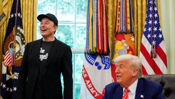 Array,Elon Musk Keluar dari Rezim Trump, Masalah Tesla Masih di Depan Mata